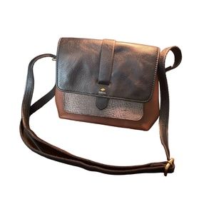 Women's FOSSIL Cow Hide Leather Cross Body Bag, Pristine, Like New Leather Smell